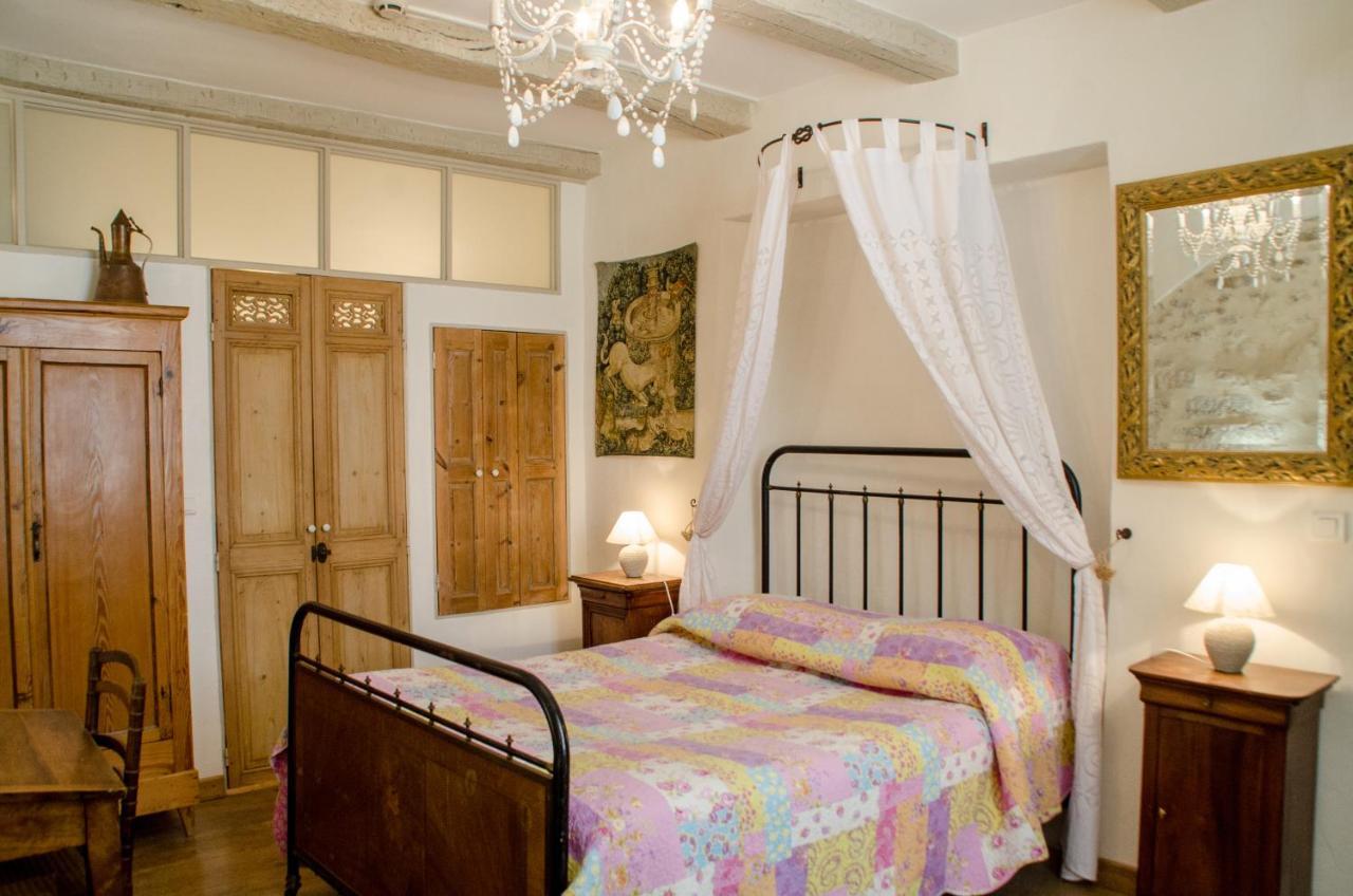 Hotel Les Remparts Венаск Екстер'єр фото