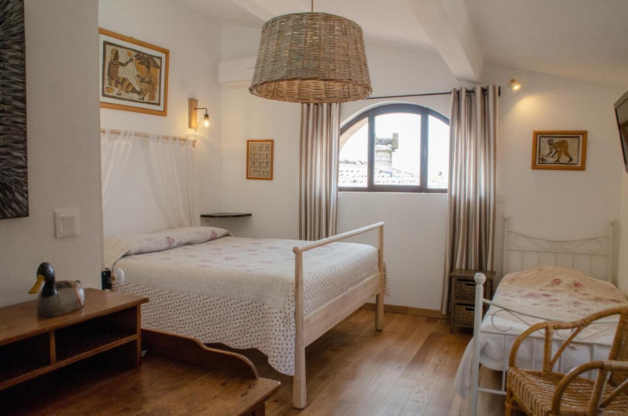 Hotel Les Remparts Венаск Екстер'єр фото